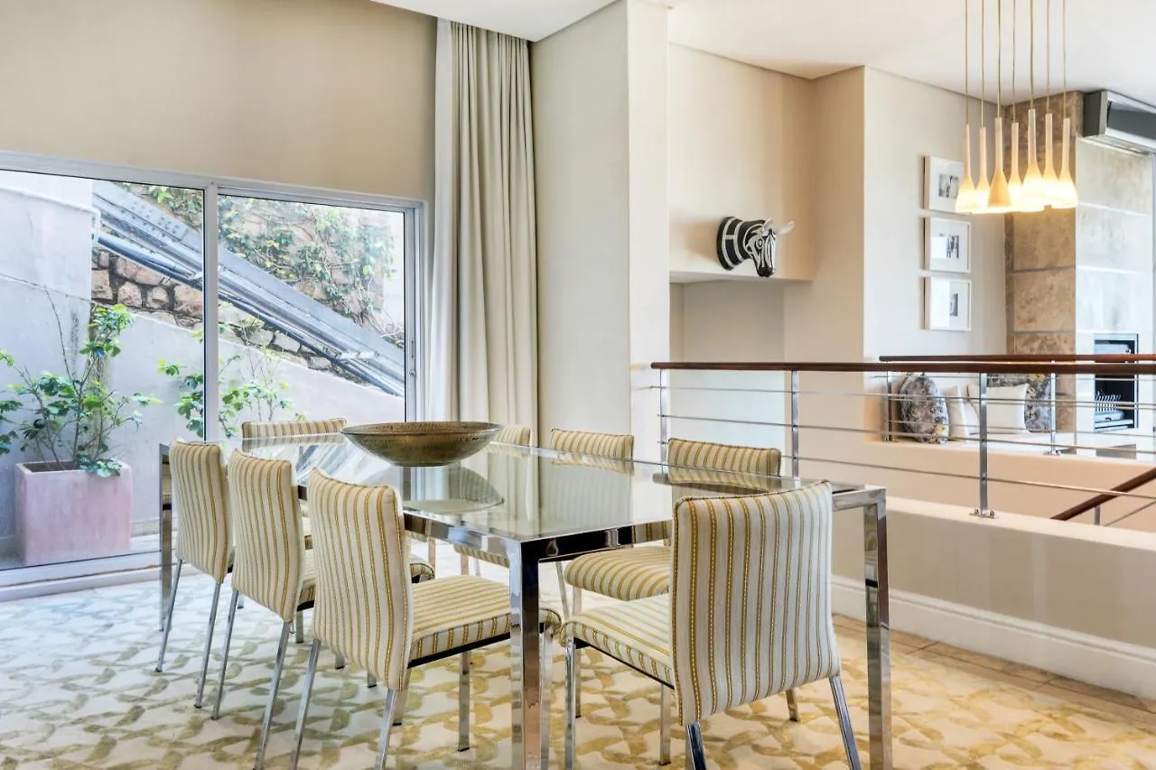 Bakoven Sunsets - Luxury Apt With Sea Views & Pool ケープタウン 0*,