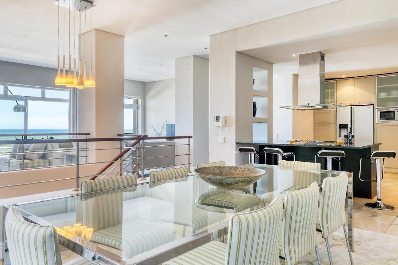 アパート Bakoven Sunsets - Luxury Apt With Sea Views & Pool ケープタウン