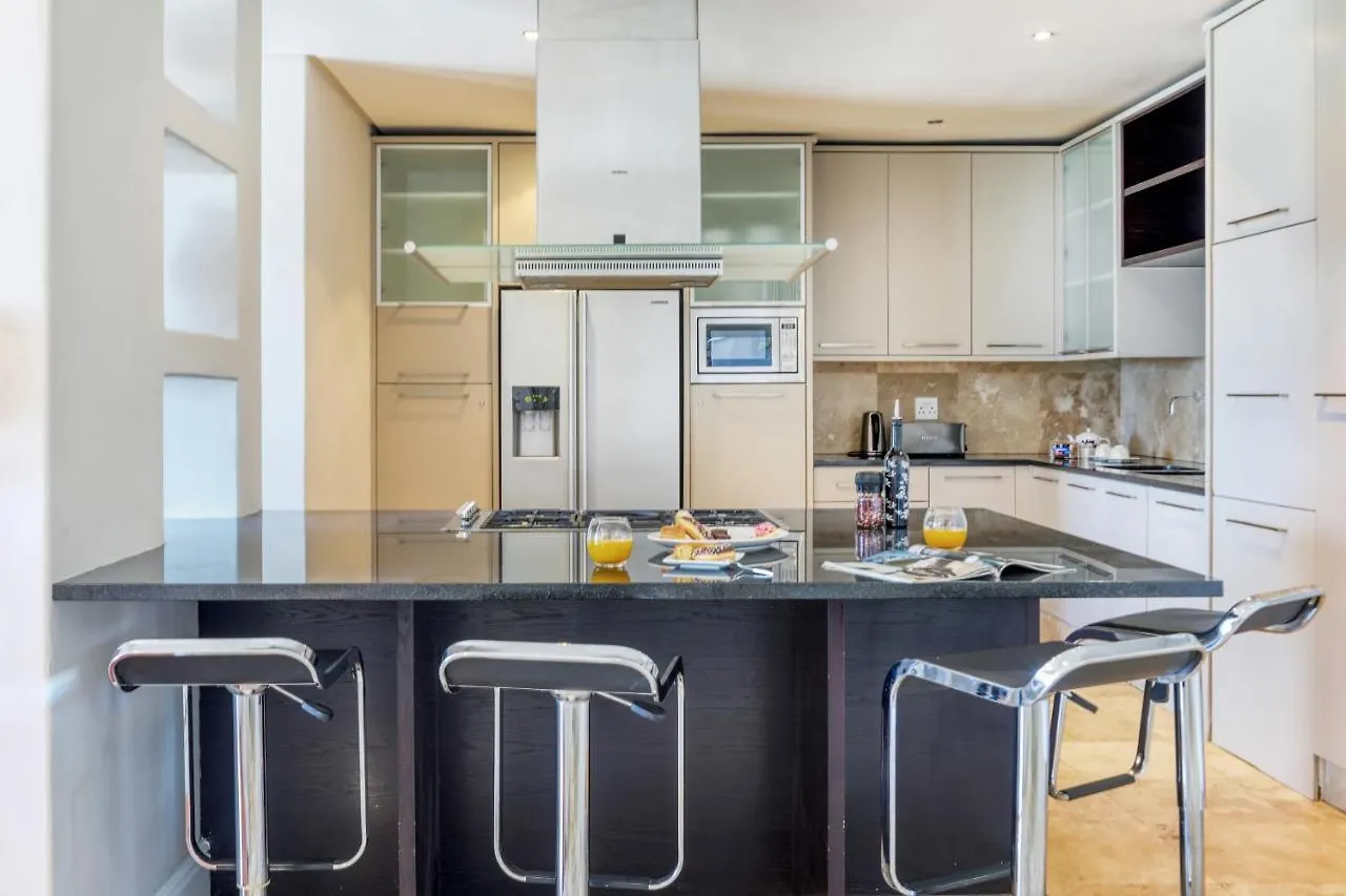Bakoven Sunsets - Luxury Apt With Sea Views & Pool ケープタウン 南アフリカ